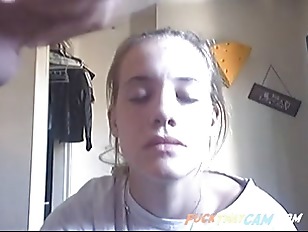 Stupid girl getting jizzed in front of the webcam